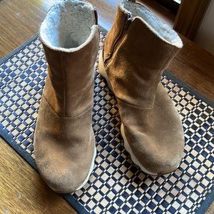 Sorel suede ankle boot fleece lining  Sz 8